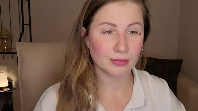 Snapshot of Helens_love chatting on October 9, 2:15 am Helens love online show from October 9, 2:15 am