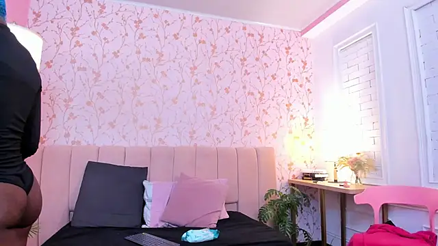 amber-hill online show from March 7, 7:54 pm