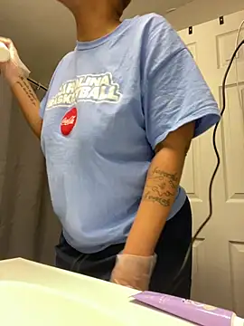 SexyHoneyRedd online show from March 14, 2:18 pm