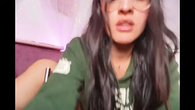 leila petitee  online show from November 23, 2:19 pm