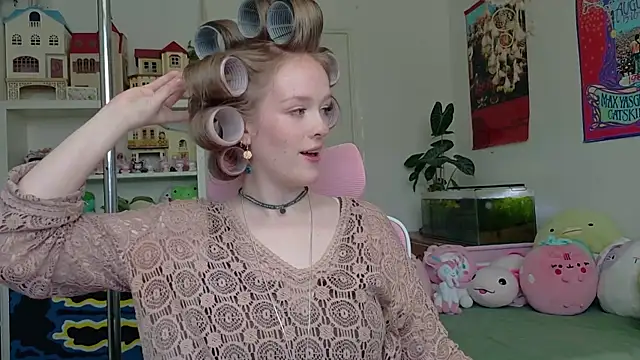 Daisy Dollxo online show from May 4, 8:01 pm