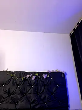 alisson carolina73 online show from October 8, 1:43 am