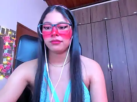 Snapshot of _ALLYSON18_ chatting on September 9, 1:33 pm ALLYSON18 online show from September 9, 1:33 pm