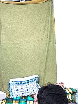 NAUGHTY INDIAN COUPLE online show from September 23, 2:37 pm