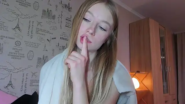 Snapshot of minidivaa_ chatting on October 4, 9:19 pm minidivaa online show from October 4, 9:19 pm