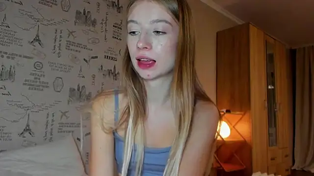 Snapshot of minidivaa_ chatting on October 13, 8:11 pm minidivaa online show from October 13, 8:11 pm