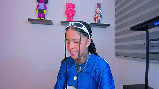 Gangster Girl online show from October 5, 2:27 am