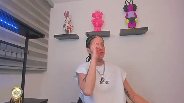 Gangster Girl online show from May 22, 11:47 pm