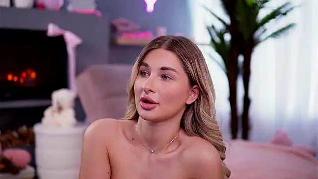 AvaShayy online show from March 2, 10:04 pm