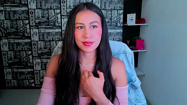EmiGomez  online show from July 4, 3:35 am
