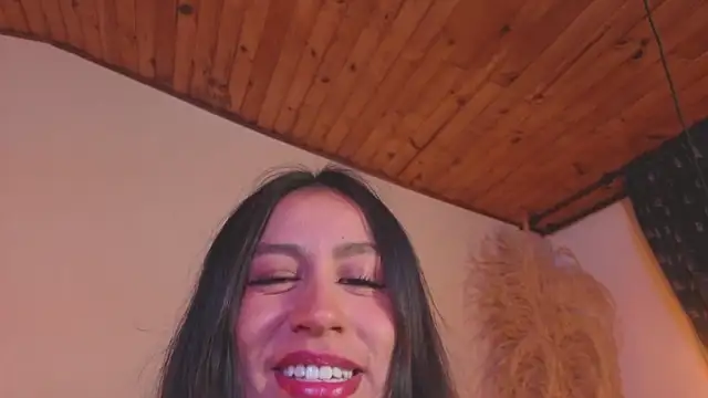 EmiGomez  online show from July 5, 4:19 am