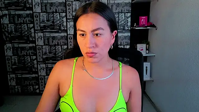 EmiGomez  online show from July 6, 4:29 am