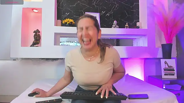 cinthya fx online show from February 20, 12:07 pm