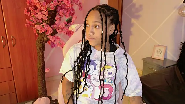 Snapshot of Elith_noa chatting on September 24, 7:35 pm Elith noa online show from September 24, 7:35 pm