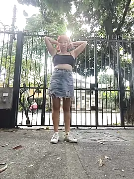 florecita9 online show from December 17, 8:24 pm