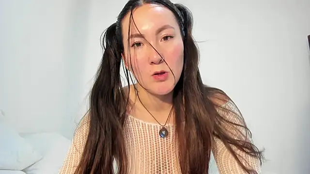 Elle Lee  online show from November 20, 8:32 pm