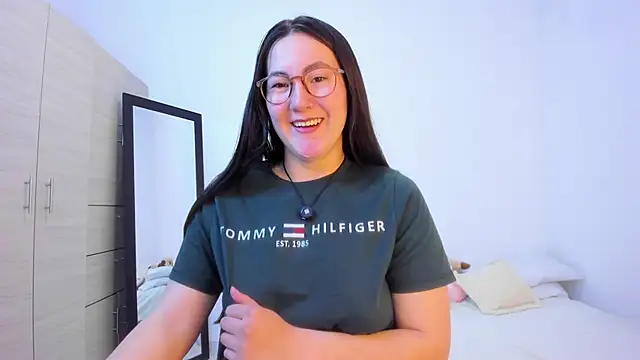 Elle Lee  online show from November 27, 3:48 pm