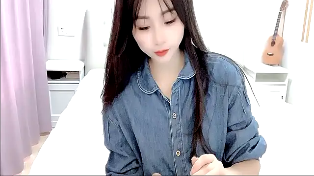 aisha123123 online show from October 18, 2:36 am