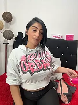 karenlennox1 online show from January 13, 10:25 pm