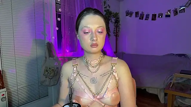 Jenny darling love online show from May 1, 9:07 pm