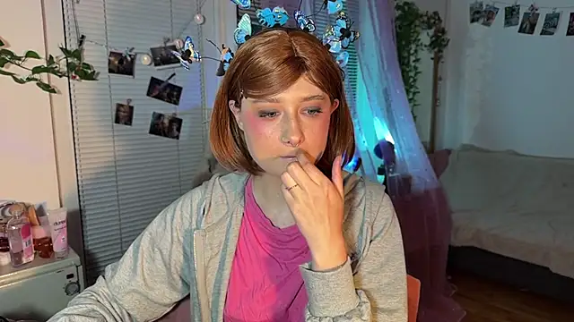 Jenny darling love online show from May 3, 6:11 pm