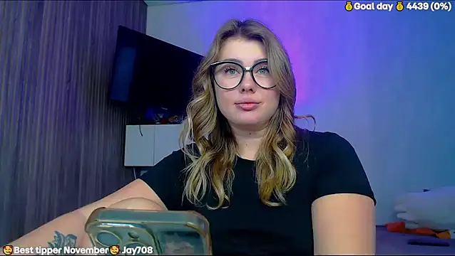 SuchCute online show from November 23, 3:09 am