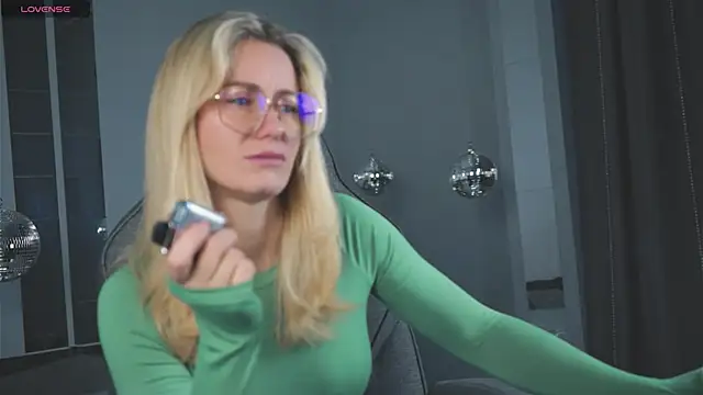 LadyIzabel online show from March 13, 2:51 pm