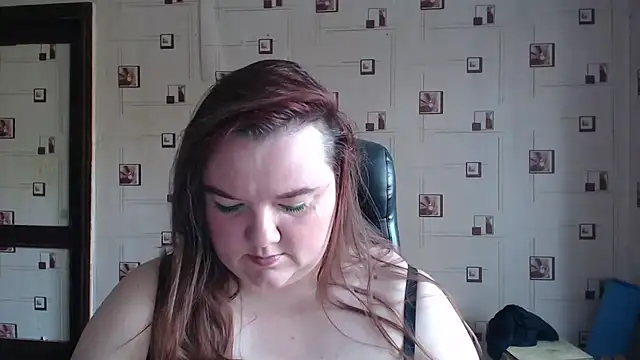 Snapshot of TasyaBigTTs chatting on October 16, 12:08 pm TasyaBigTTs online show from October 16, 12:08 pm
