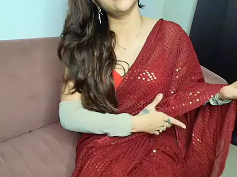Snapshot of nayra_malhotra chatting on September 27, 12:12 pm nayra malhotra online show from September 27, 12:12 pm