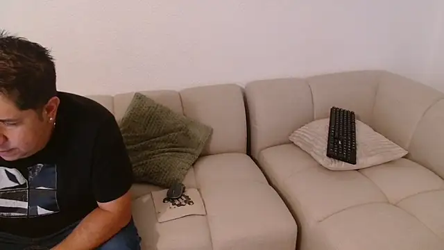Snapshot of THIAGOEVA chatting on September 30, 8:31 am THIAGOEVA online show from September 30, 8:31 am