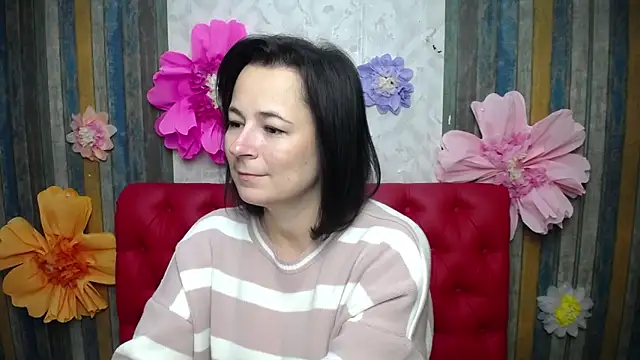 Snapshot of MarieSho chatting on October 13, 5:26 pm MarieSho online show from October 13, 5:26 pm