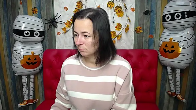 Snapshot of MarieSho chatting on October 20, 6:16 am MarieSho online show from October 20, 6:16 am