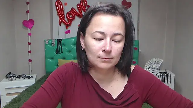 Snapshot of MarieSho chatting on September 25, 6:12 am MarieSho online show from September 25, 6:12 am