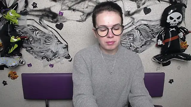 JasmineKouch online show from October 22, 5:29 pm