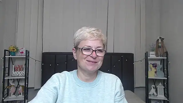 EmiliaGree online show from October 10, 5:01 am