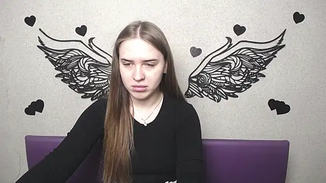 LauraHlot online show from April 28, 5:44 am