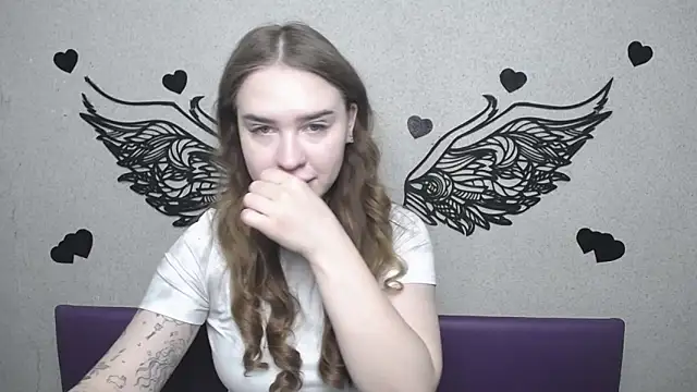 LauraHlot online show from April 29, 6:05 am