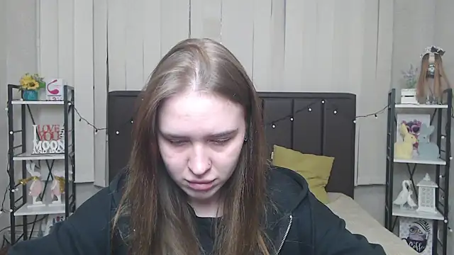 LauraHlot online show from September 20, 6:01 am