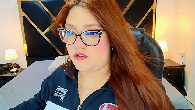 Camiila Osorio online show from June 9, 7:35 pm