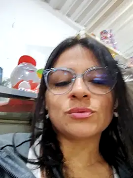 Linda Lars online show from December 15, 3:45 am