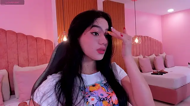 Snapshot of ariel_jonees chatting on September 16, 5:43 pm ariel jonees online show from September 16, 5:43 pm