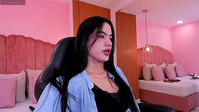 Snapshot of ariel_jonees chatting on September 9, 5:46 pm ariel jonees online show from September 9, 5:46 pm