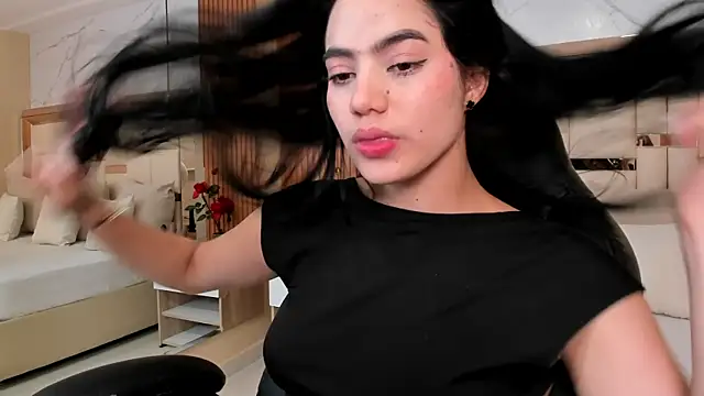 Snapshot of ariel_jonees chatting on October 2, 10:26 pm ariel jonees online show from October 2, 10:26 pm