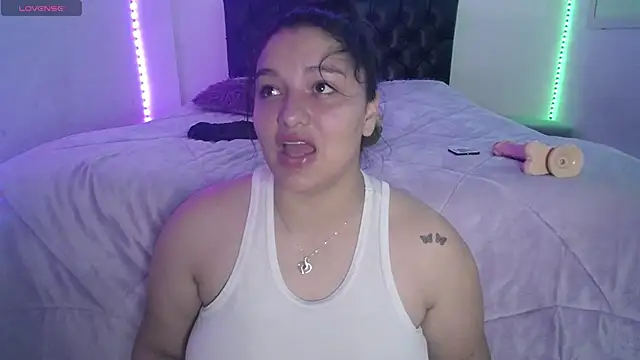 Laurenkenner  online show from May 11, 6:38 pm