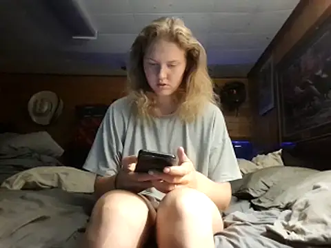 Ryan and Aurora online show from June 11, 1:41 pm