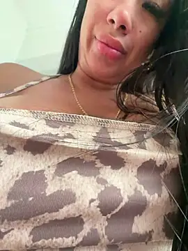 kiim taaylor online show from July 31, 2:18 pm