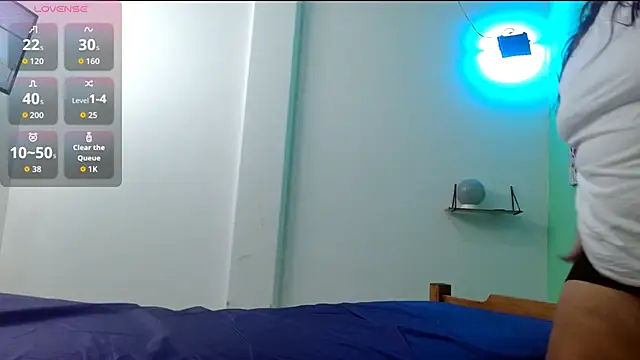 evaleribigtits18 online show from July 2, 1:05 am