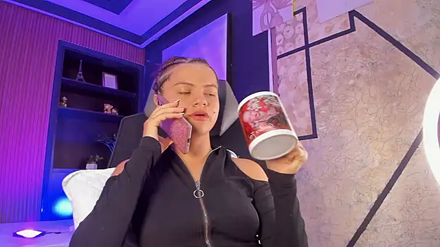 PaigeJayden online show from March 8, 2:04 am