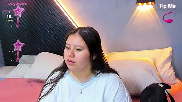 Laia and Aloby online show from July 28, 11:15 pm