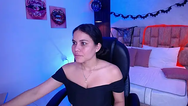 natasha  jackson online show from October 26, 2:01 pm